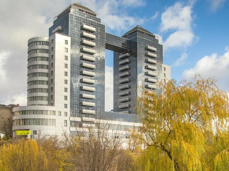 Khortitsa Palace Hotel Zaporizhia Exterior foto